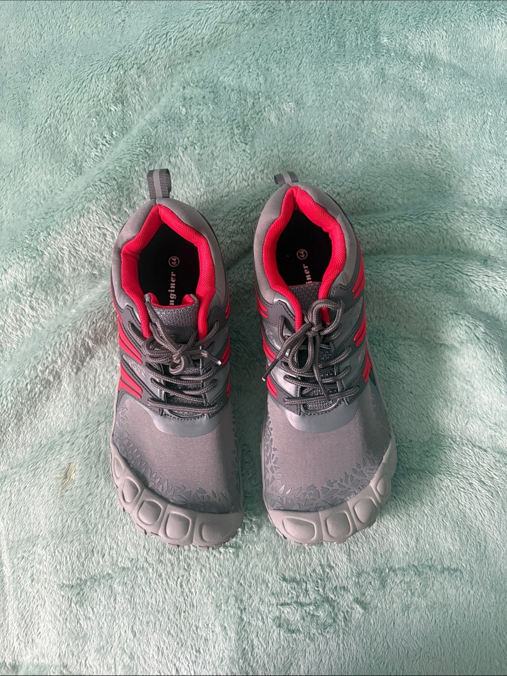 Lightweight Gray Athletic Shoes with Pink Accents